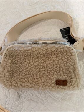 C.C Sherpa Waist Pack in Beige Cream